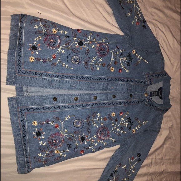 Denim & Co Embroidered Denim Jacket | M | Unisex - Picture 1 of 4